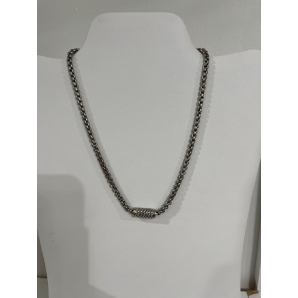 Chain Necklace Silver Tone Twisted Accent magnetic closure‎ Fashion Jewelry